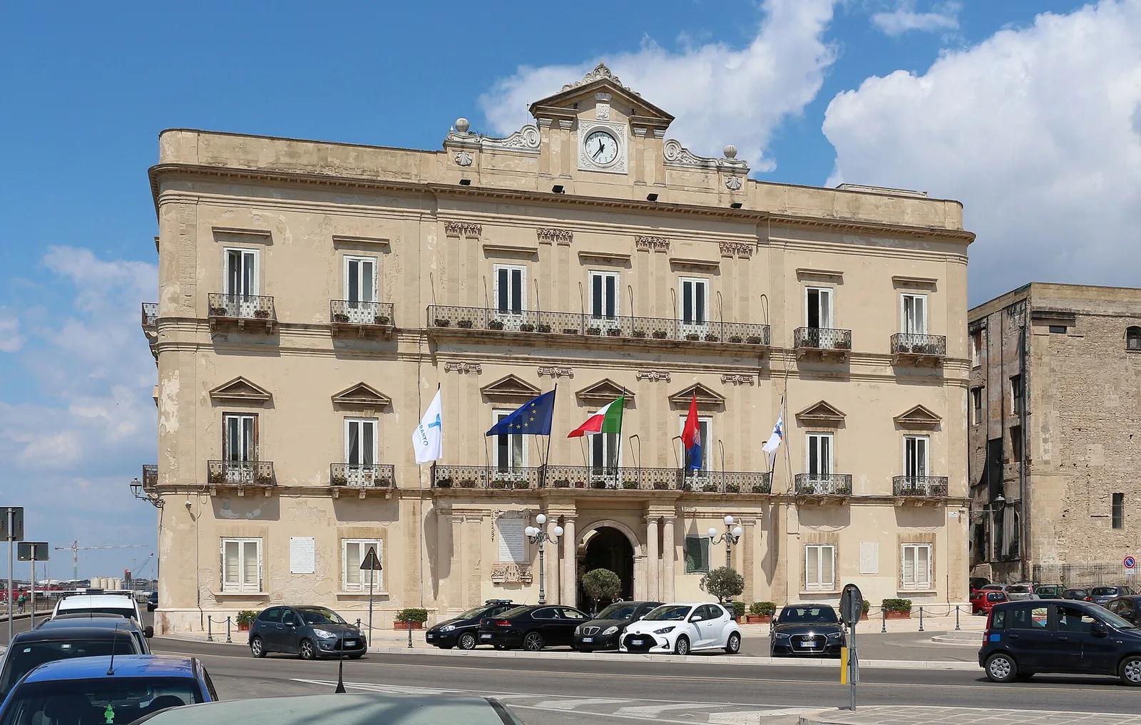 Tre posti fissi al Comune di Taranto: si entra per trasferimento